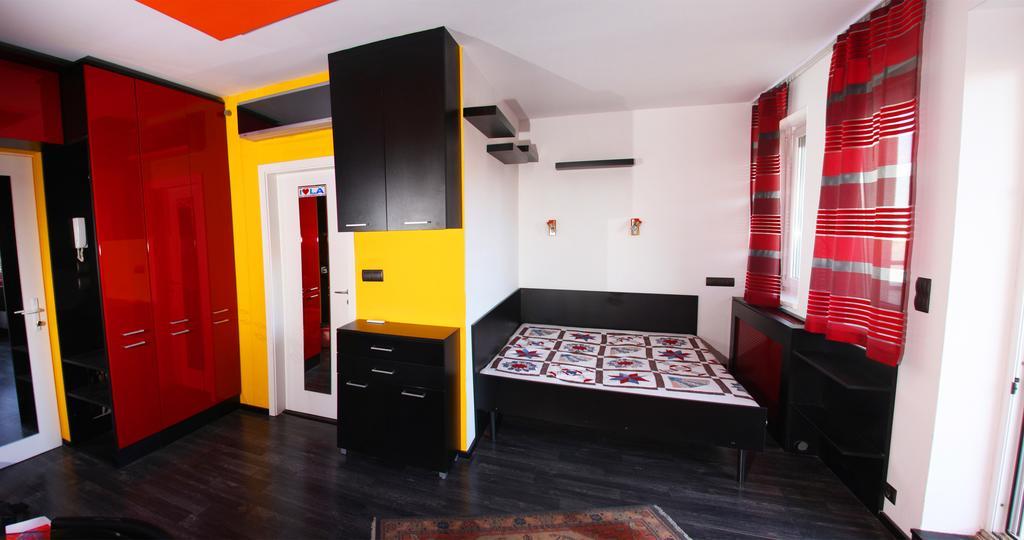 City Heart Apartments Budapest Room photo